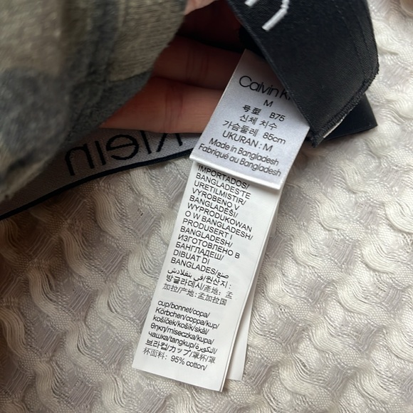 CALVIN KLEIN BLACK BRALETTE SIZE MEDIUM NEW WITH TAGS - Picture 6 of 7